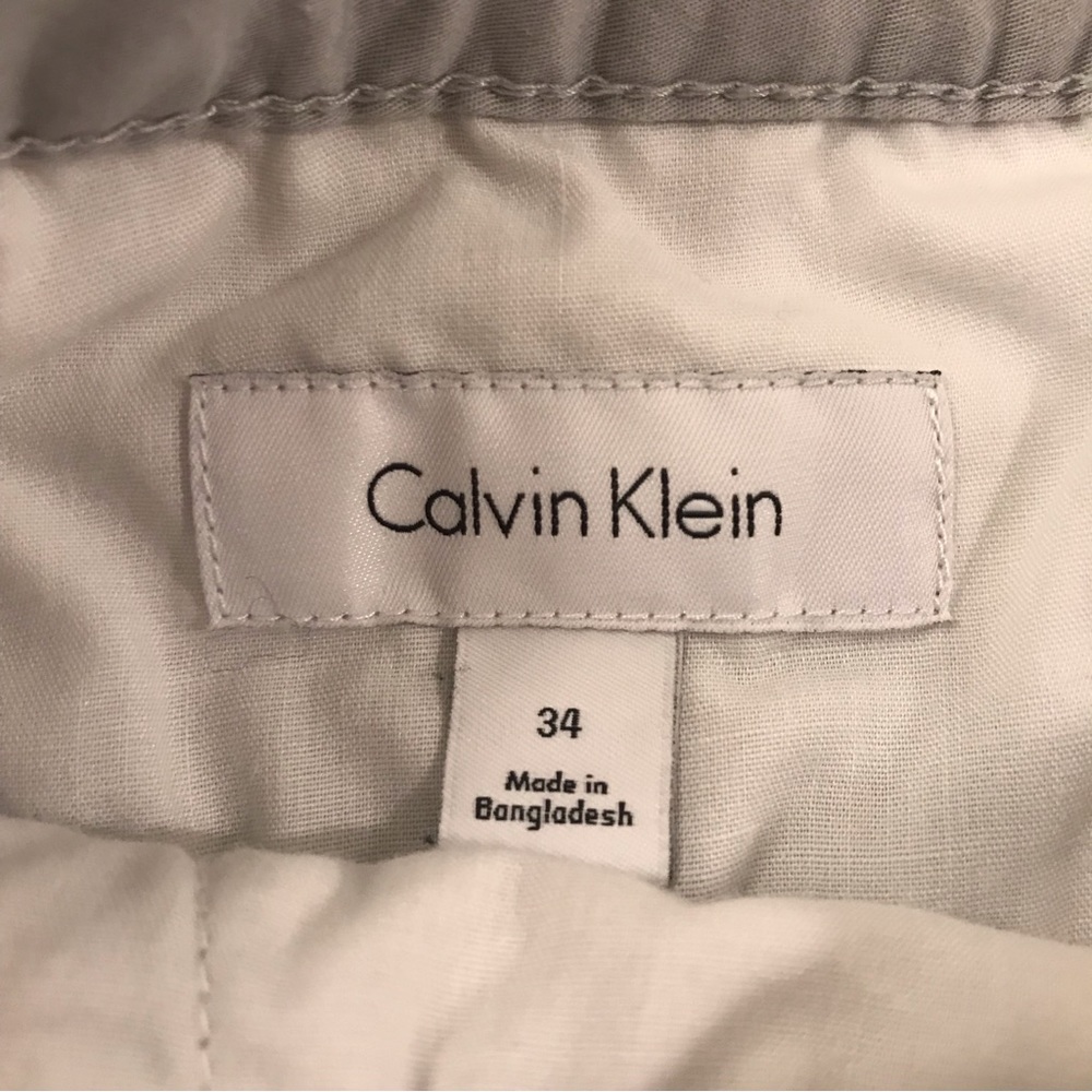 Calvin Klein Gray Slim Fit Shorts - Size 34 - Picture 5 of 8